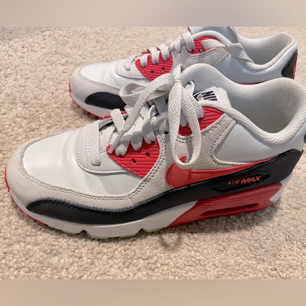 USED nike Air max size 5.5Y